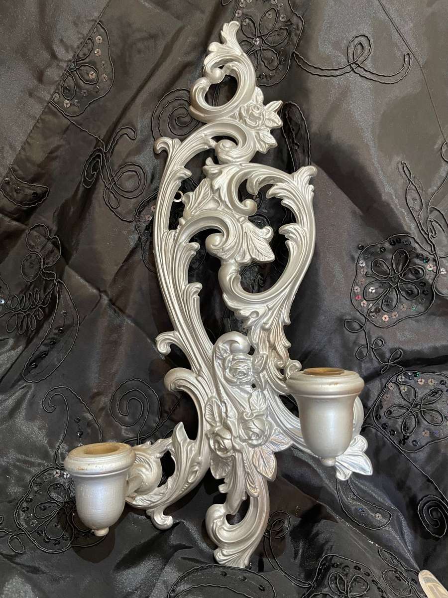 Candle holder wall mountable