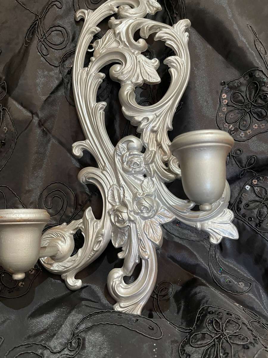 Candle holder wall mountable