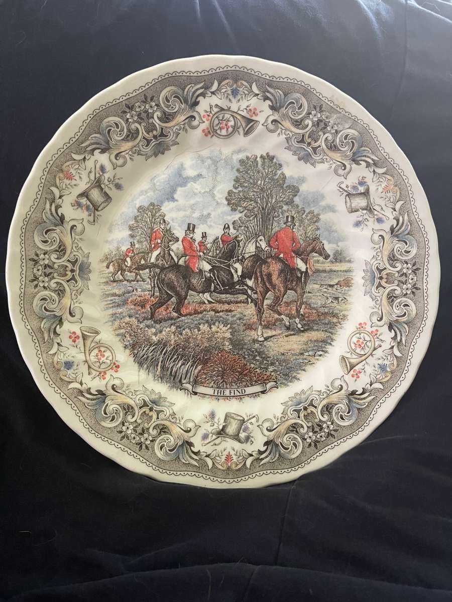 Plate display Churchill The Find