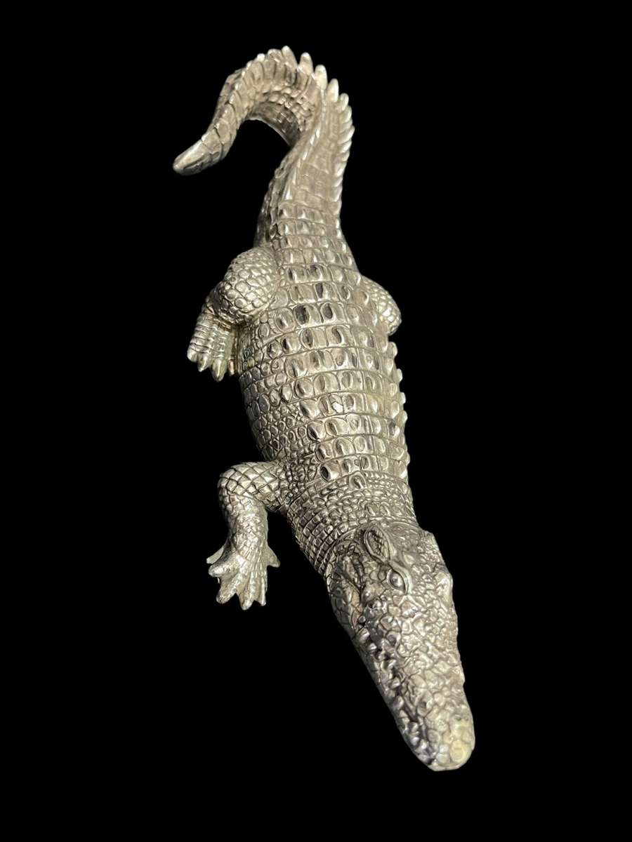 Ornament crocodile metal clad