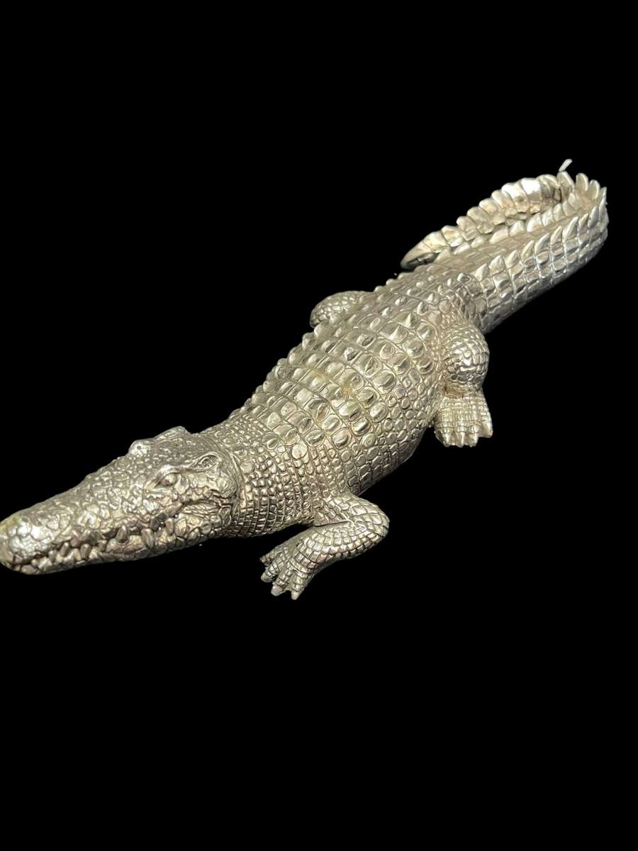 Ornament crocodile metal clad