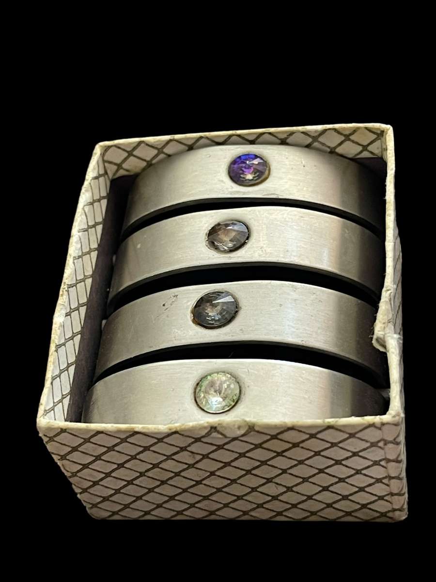 Napkin/serviette holders