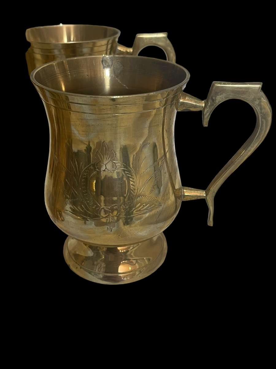 Tankards/mugs brass x4
