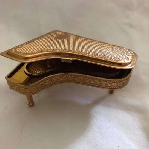 Pygmalion Collectable Powder Compact Make Offer