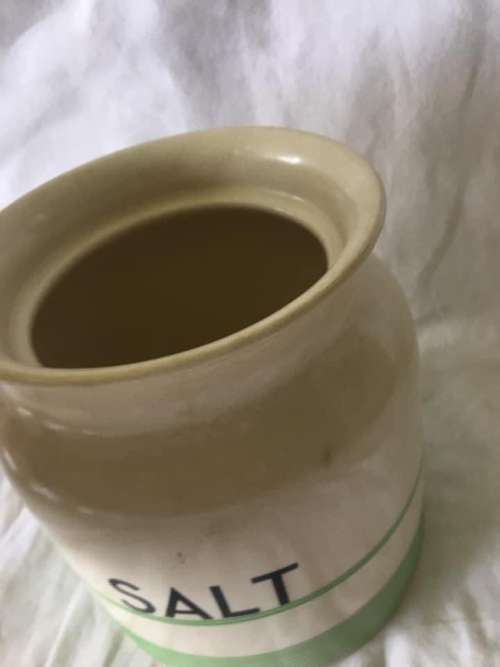Kleren Kitchen Ware Salt Holder Make Offer