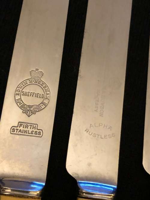 Bone Handled Knives & Silver Plated Forks(CUT139)