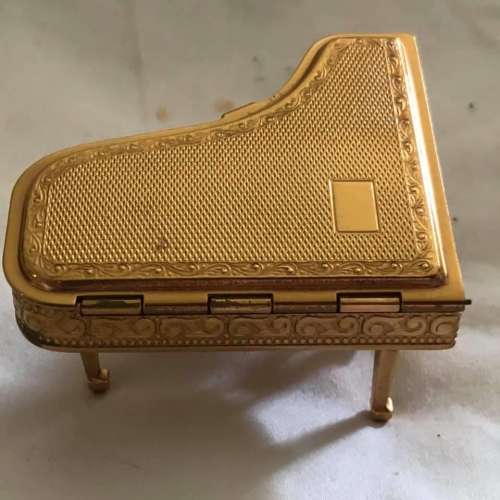 Pygmalion Collectable Powder Compact Make Offer