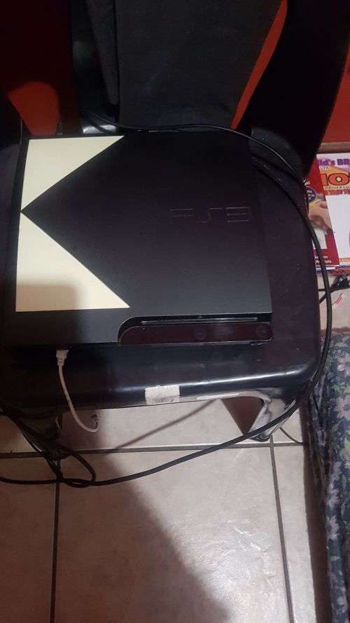 Ps3 slim with 21 games and ps move
