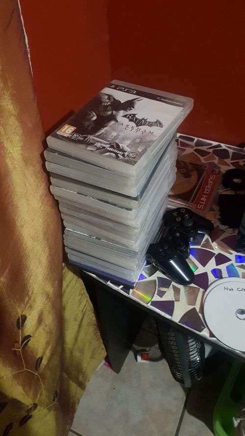 Ps3 slim with 21 games and ps move