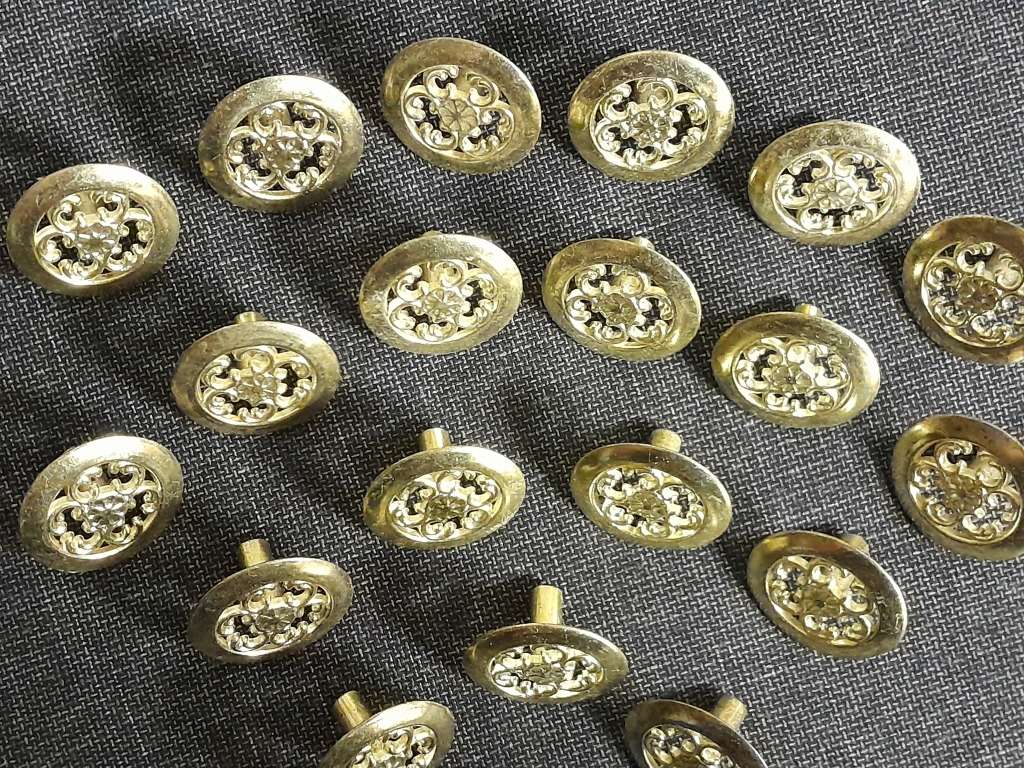 Vintage antique door knobs x 19