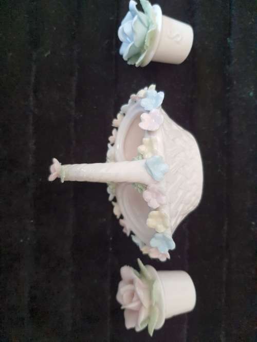 VINTAGE FIGURINE SALT AND PEPER DISPENSOR