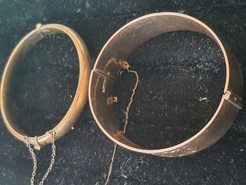VINTAGE BRACELETS IN GOOD CONDITION