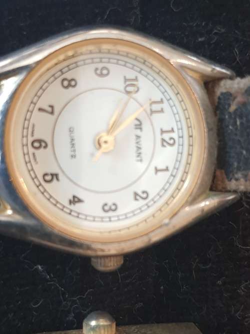 VINTAGE LADIES WATCHES JOBLOT ALL NEEDS BATTERIES AND A SERVICE