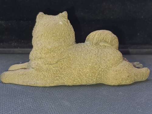 A CHOW DOG MADE IN THE US VIRGIN ISLAND CRYSTAL WORKS FIGURINE IN ACCEPTIONAL CONDITION