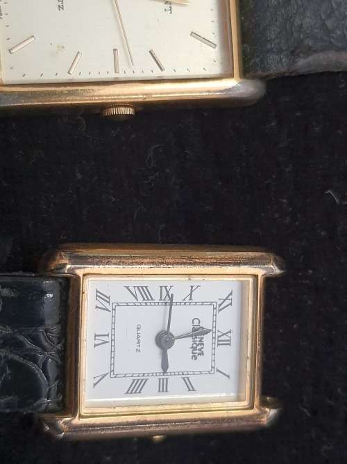 a JOBLOT OF WOMANS WATCHES SOLD AS IS NOT TESTED