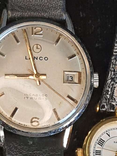 A JOBLOT WRIST WATCHES SOLD AS IS NOT TESTED MIXED LOT