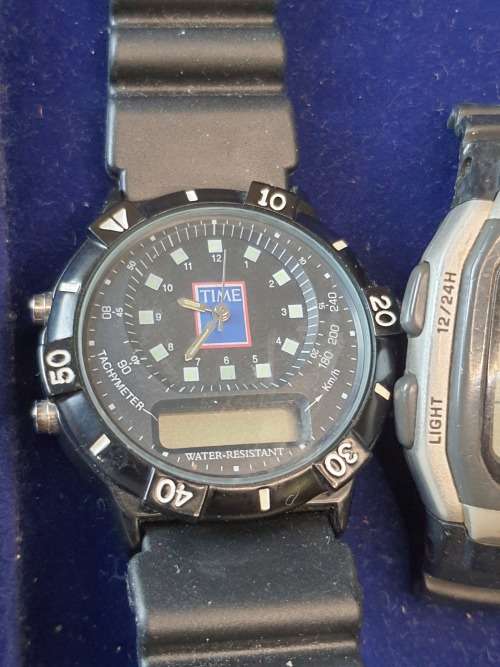 A VINTAGE COLLECTION WRIST WATCHES SOLD AS IS NOT TESTED