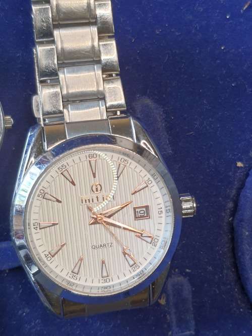 A VINTAGE COLLECTION WRIST WATCHES SOLD AS IS NOT TESTED