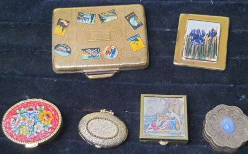 A MIXED LOT OF JEWELRY CONTAINERS FOR THE LADIES