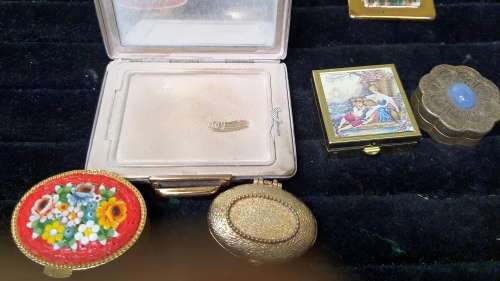 A MIXED LOT OF JEWELRY CONTAINERS FOR THE LADIES