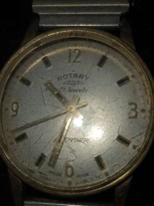 A COLLECTION OF VINTAGE MENS WATCHES