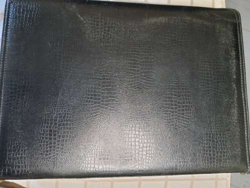 A BRAND NEW GERMAN SBS LEATHER BRIEF CASE SOLD AS IS