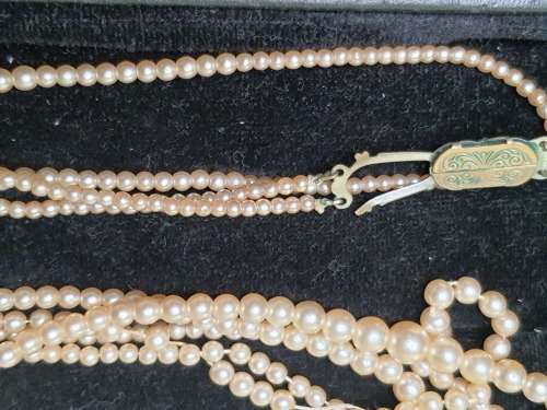A VINTAGE JOBLOT CULTURED PEARL NECKLACES SOME MAY NEED NEW CLASPS SOLD AS IS