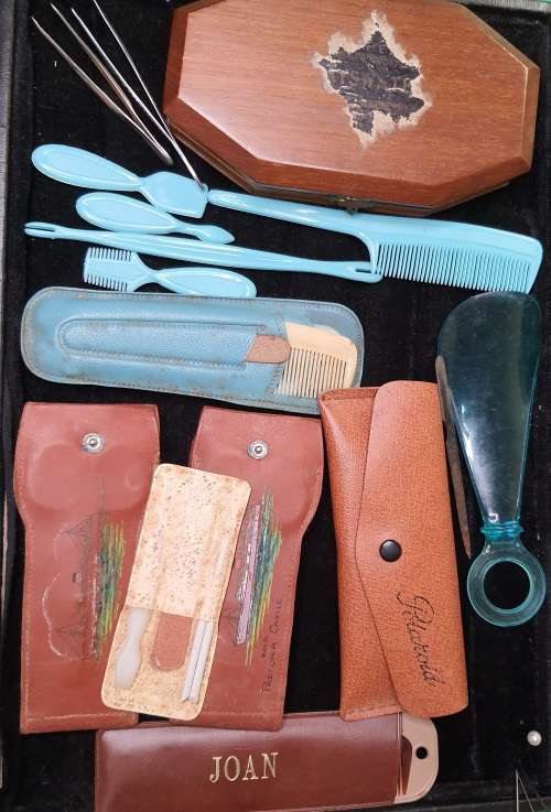 A VINTAGE JOBLOT TRAVELERS PEDICURE AND POLAROID GLASSES SOLD AS IS