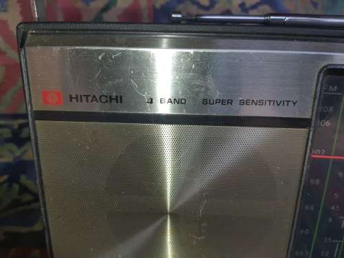 A VINTAGE HITACHI  4 BAND RADIO