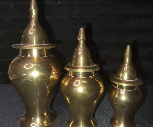 A SET OF 3 VINTAGE ARABIC STYLE BRASS CONTAINERS IN MINT CONDITION SOLD AS IS