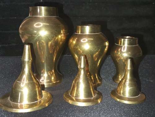 A SET OF 3 VINTAGE ARABIC STYLE BRASS CONTAINERS IN MINT CONDITION SOLD AS IS