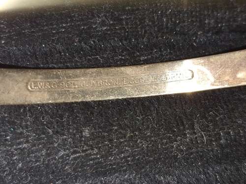 A SINGLE VINTAGE GOLD  9CT BRONZE CORE BRACELT IN GOOD CONDITION SOLD AS IS