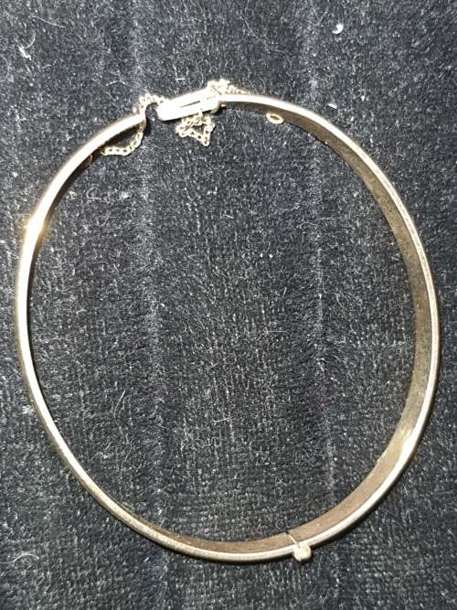 A SINGLE VINTAGE GOLD  9CT BRONZE CORE BRACELT IN GOOD CONDITION SOLD AS IS