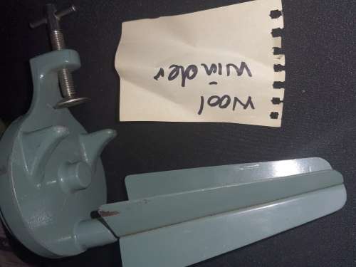 A VINTAGE WOOL WINDER IN PERFACT CONDITION SOLD AS IS