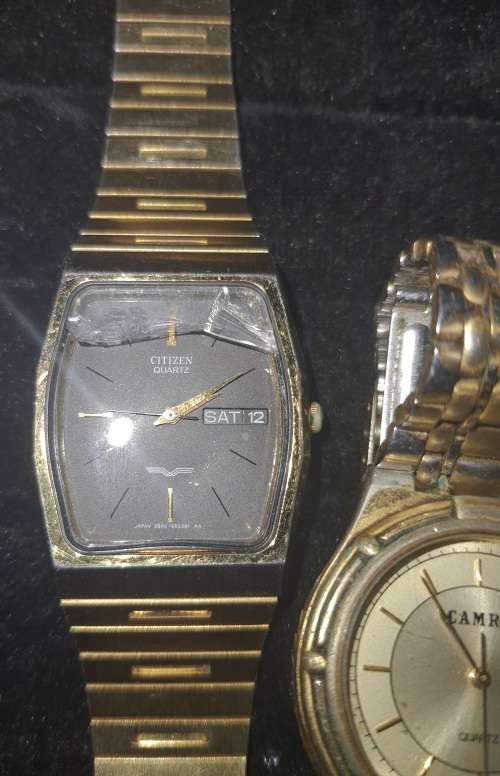 A COLLECTION OF VINTAGE MENS WATCHES SOLD AS IS NOT TESTED