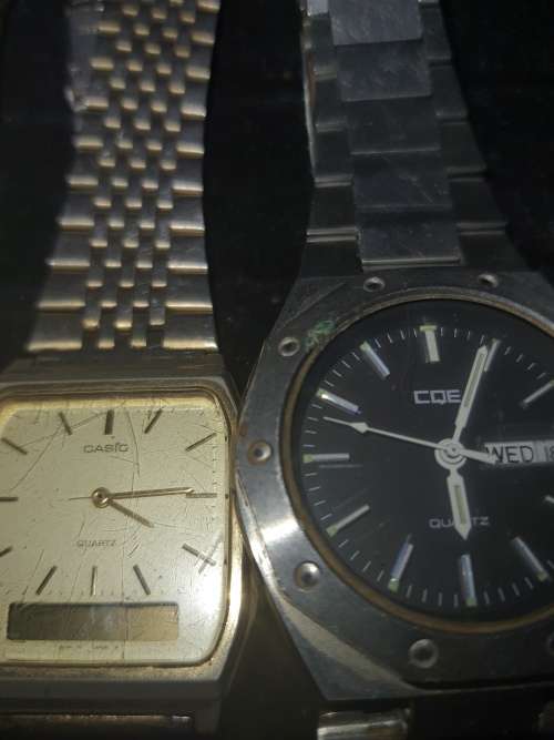 A COLLECTION OF VINTAGE MENS WATCHES SOLD AS IS NOT TESTED