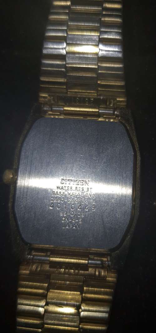 A COLLECTION OF VINTAGE MENS WATCHES SOLD AS IS NOT TESTED