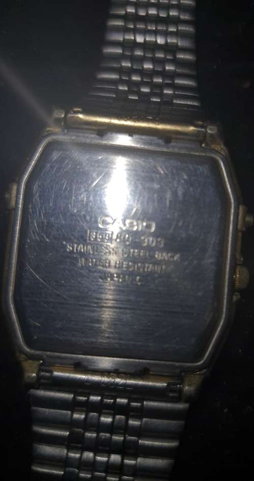 A COLLECTION OF VINTAGE MENS WATCHES SOLD AS IS NOT TESTED