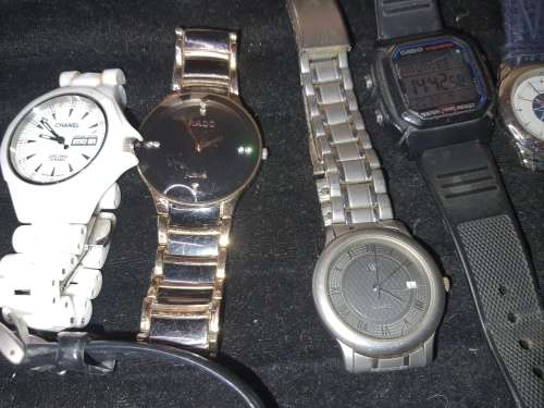 A JOBLOT WATCHES SOLD AS IS NOT TESTED