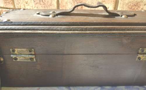 A COLLECTION OF VINTAGE WOODEN CASKETS