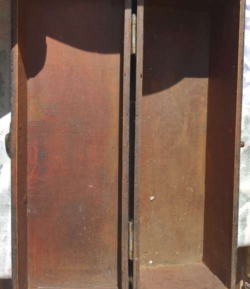 A COLLECTION OF VINTAGE WOODEN CASKETS