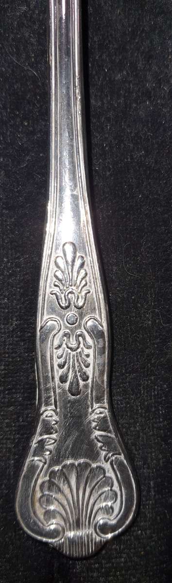 A VINTAGE SALAD LADEL SET SILVER PLATED MADE IN ENGLAND SOLD AS IS