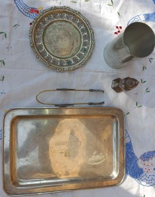 A MIXED VINTAGE JOBLOT SILVER PLATED AND PUTAL BAR UTENSILS SOLD AS IS