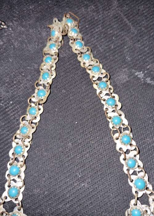 A VINTAGE JOBLOT FOR THE DISCERNING LADIES SILVER PLATED AND SILVER TONE MULTI STRAND NECKLACES