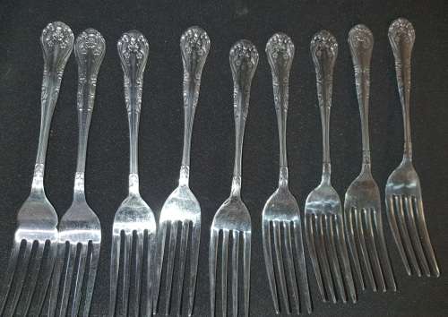 A VINTAGE FINEST QUALITY UNITY VULCAN STAINLESS STEEL 59 PIECE CUTLERY SET SOLD AS IS