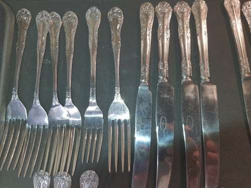 A VINTAGE FINEST QUALITY UNITY VULCAN STAINLESS STEEL 59 PIECE CUTLERY SET SOLD AS IS