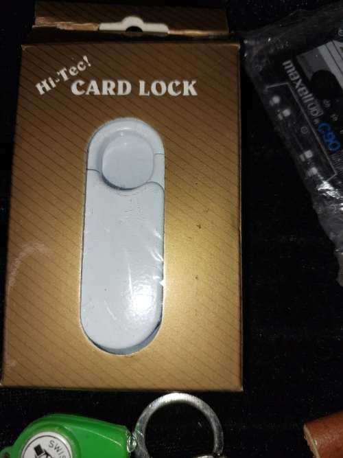 A VINTAGE JOBLOT KEY RINGS SOLD AS IS