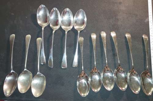 A vintage in perfect condition EPNS tablespoons sold as bulk job lot as is