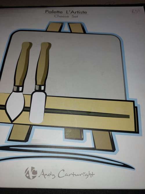 A JOB LOT VINTAGE HAS NEVER BEEN USED KiTCHENALIA SOLD AS IS