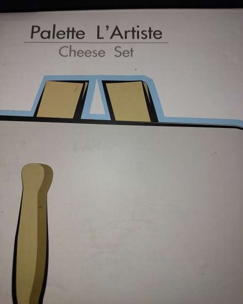 A JOB LOT VINTAGE HAS NEVER BEEN USED KiTCHENALIA SOLD AS IS